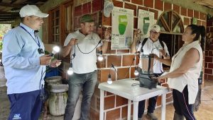 Paneles solares transforman la vida de comunidades rurales